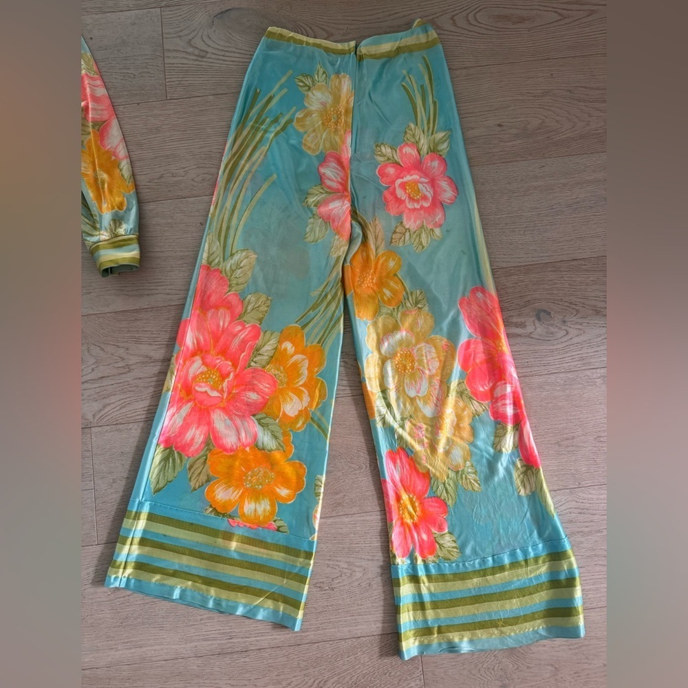 VINTAGE floral button down/pantsuit 60-70’s size small (see measurements) - Picture 6 of 15